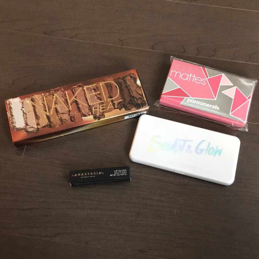 Brand New! ✨ Naked Heat Pallet with bundle